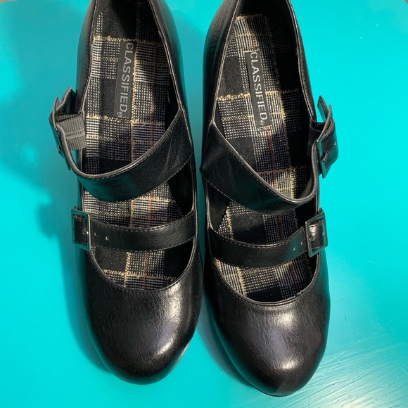 Classified Taylor Black Heels size 7 - Picture 2 of 6